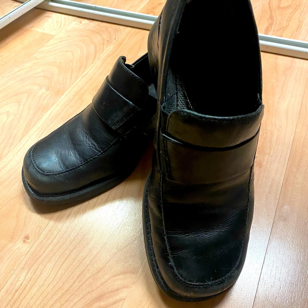 Black Moccasins size 6